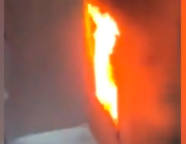 EN VIDEO: Incendio en Carlos E. Restrepo provocó tremendo susto entre los vecinos