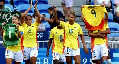 ¡Leicy Santos, qué finura para definir!: golazo de Colombia femenina en Juegos Olímpicos