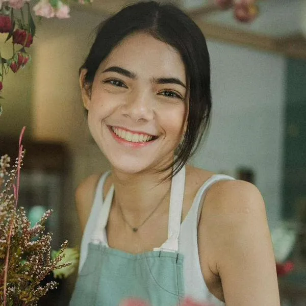 Foto de joven, en nota de qué necesita para trabajar un adolescente en Colombia, con edad y más detalles