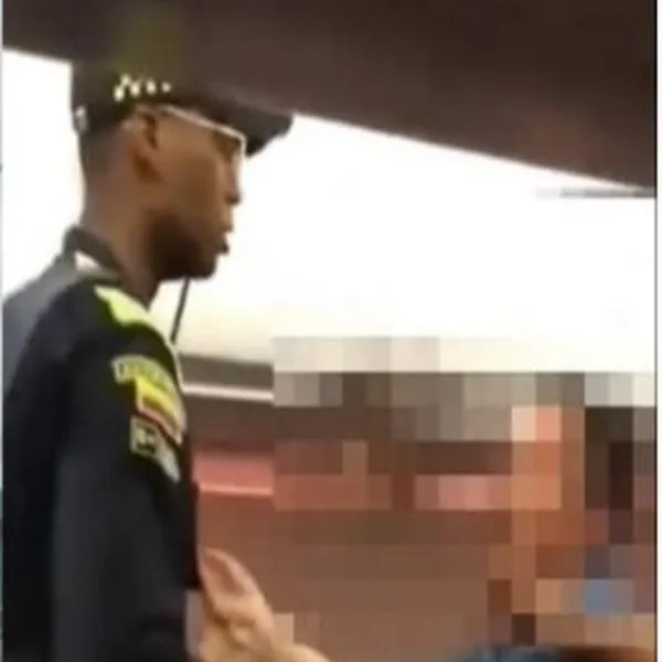 "Se salieron con la suya": pasajeros que agredieron a un patrullero de la policía en un avión no recibieron ninguna sanción