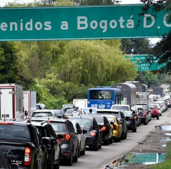 Conductores en Colombia tendrán duro golpe al bolsillo por aumento en los precios de peajes. Millones de carros en el país se verán afectados. 