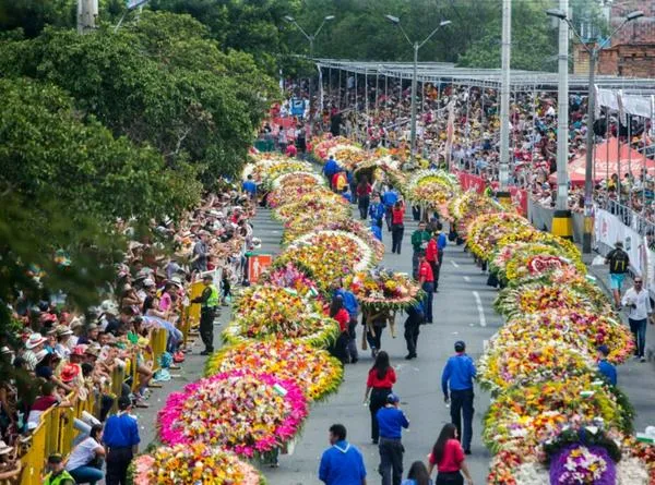Estas son las fechas y recorridos de los principales desfiles de Feria de las Flores