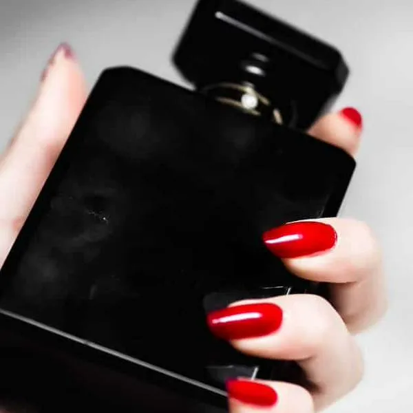 Importante empresa de perfumes revela truco para que la fragancia dure más en el día
