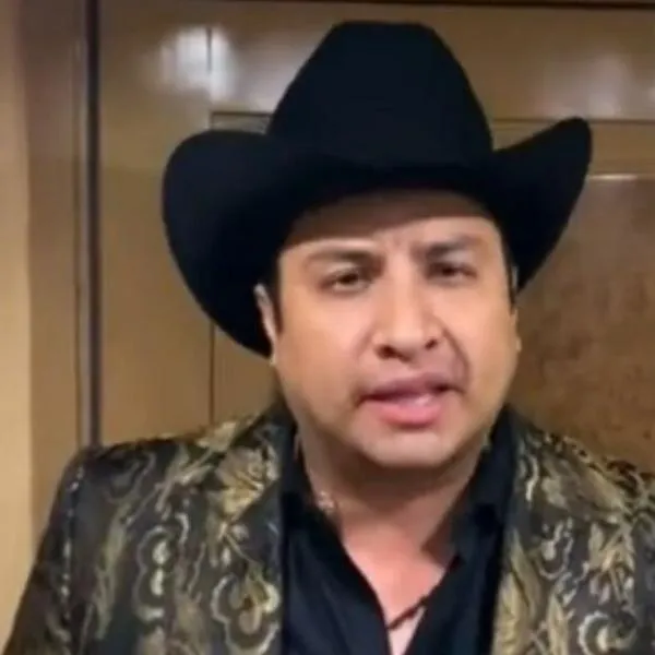 Famoso cantante mexicano fue acosado: le tocaron las partes íntimas en pleno ‘show’