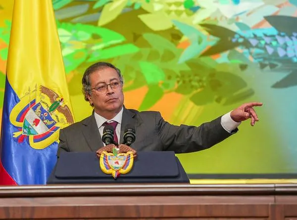 “Invito al gobierno venezolano a permitir un escrutinio transparente con veeduría internacional”: Petro