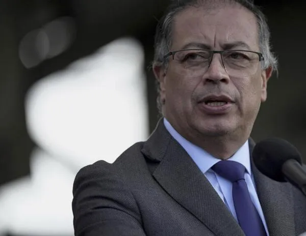 Petro pide un escrutinio ‘transparente’ por ‘graves dudas’ en elecciones de Venezuela