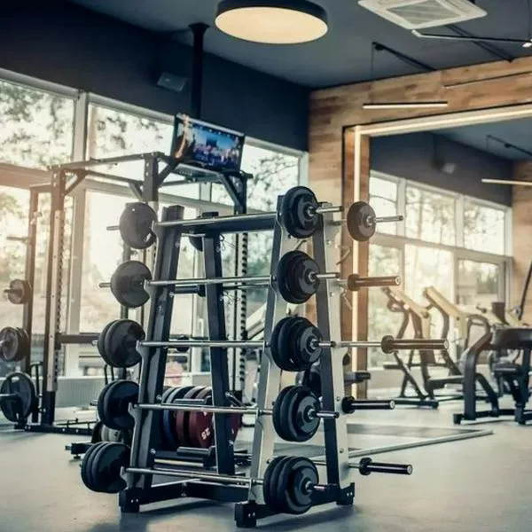 Gimnasio Spinning Center de Bogotá competirá con SmartFit y tendrá club de pádel