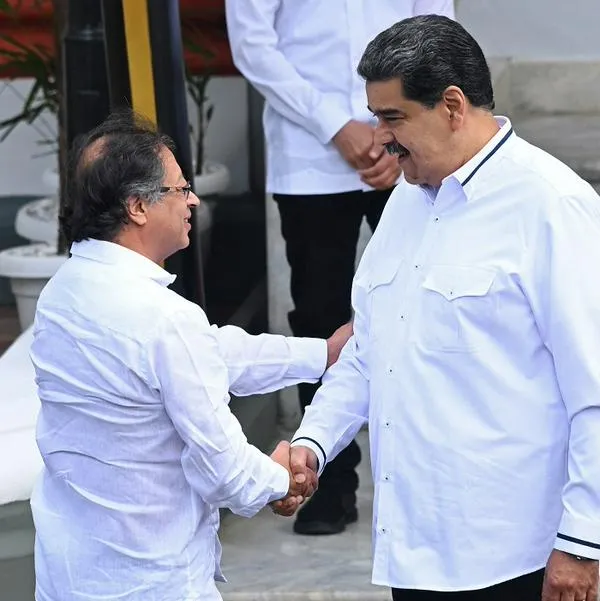 Petro habló con Nicolás Maduro. 