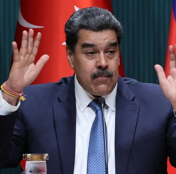 Piden orden de captura contra Maduro. 
