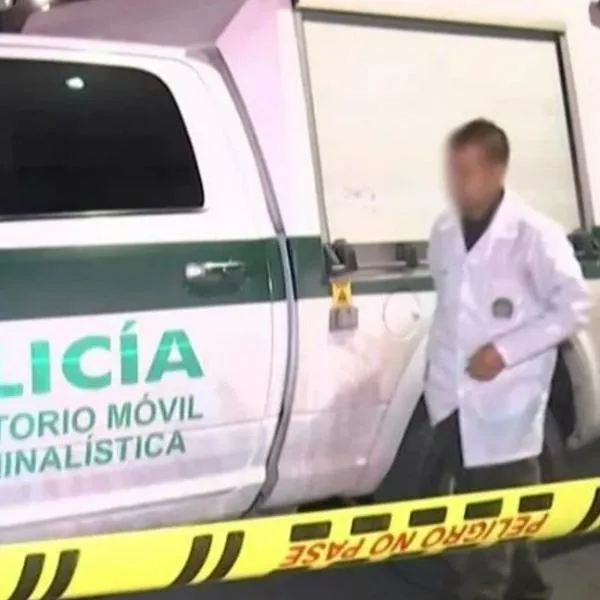 Sicariato en Bogotá: joven fue asesinado cuando salía de su casa con 4 amigos en la localidad de Ciudad Bolívar. Dos hombres en moto le dispararon. 