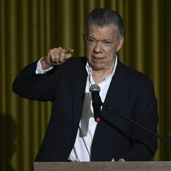 Juan Manuel Santos critica voto de Colombia en OEA sobre Venezuela