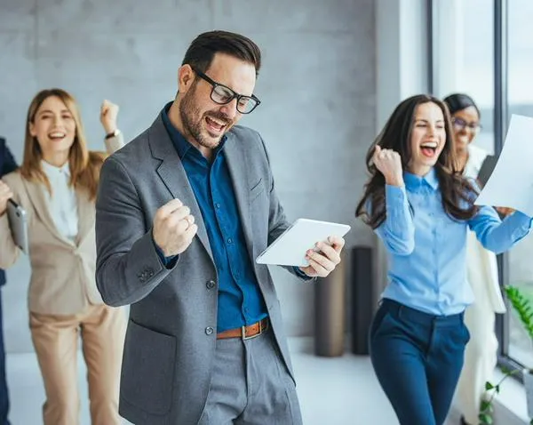 Trabajadores en Colombia toman decisión que los favorece por salarios y cargos: