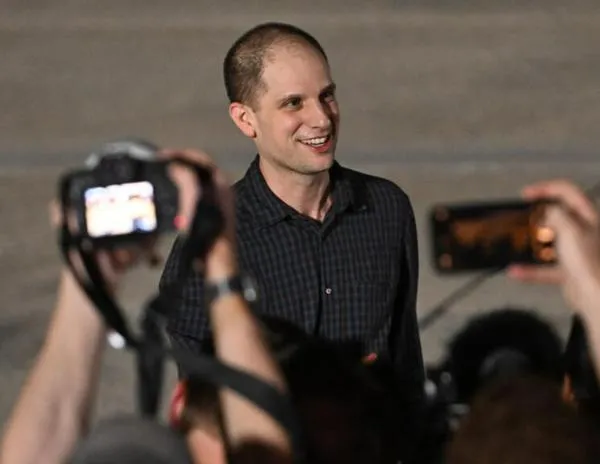 Evan Gershkovich y otros detenidos llegan a EEUU tras histórico canje con Rusia