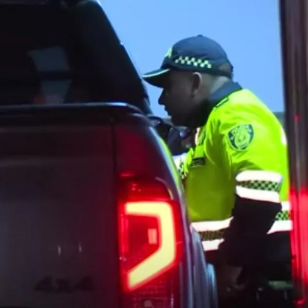Bogotá: dueño de carro robado iba a denunciar y vio a ladrones conduciéndolo 