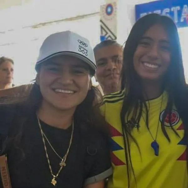 Juegos Olímpicos Queen Saray Villegas fue recibida con papayera en Buga al llegar de París
