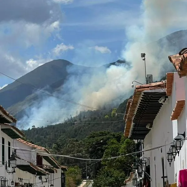 Incendio en Villa de Leyva (Boyacá) de gran magnitud tiene en alerta a turistas