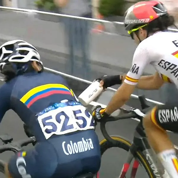 Colombiana Paula Patiño, que se quedó sin agua en ciclismo de Juegos Olímpicos 2024