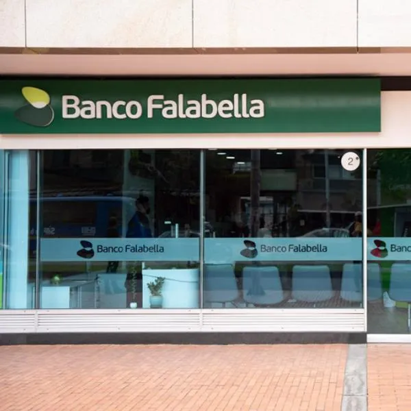 Banco Falabella cambia por el 4x1.000 y da anuncios a los que tengan cuenta de ahorros.