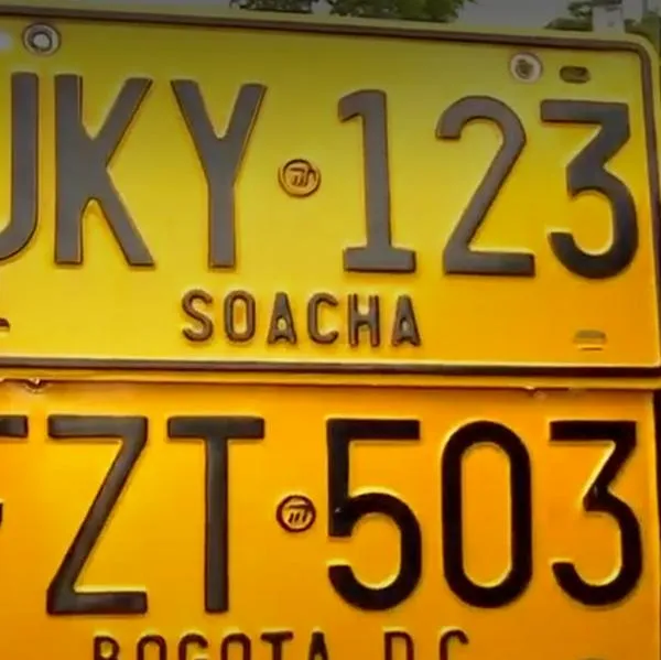 Dicen a conductores en Colombia qué significan las letras de las placas de su carro o moto: detalle a simple vista dice mucho y pocos lo saben.
