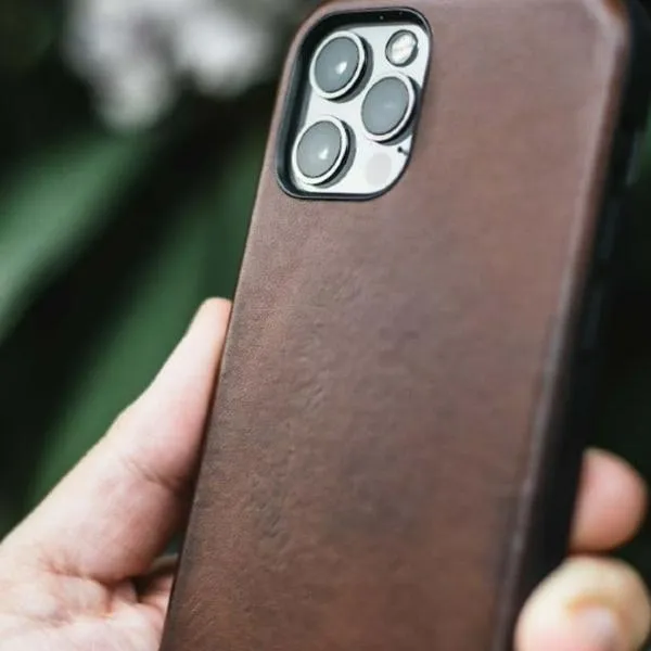 Por qué es mejor activar eSIM que el roaming del celular en un viaje internacional
