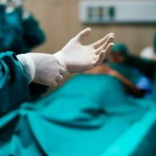 Bacteria infectó a 44 mujeres tras procedimientos estéticos
