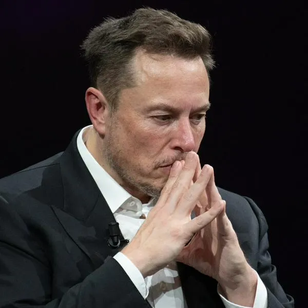 Elon Musk demanda a empresas que anunciaban en X por pérdidas millonarias