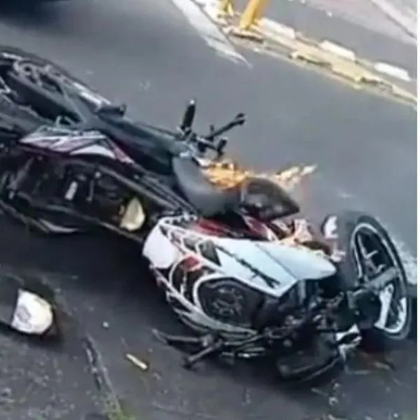 Ladrón lloró cuando le quemaron la moto luego de robar a mujer en Bogotá