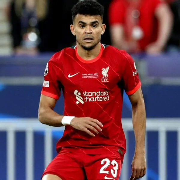 Foto de Luis Díaz, en nota de que el jugador quedó expuesto en Liverpool por susurro y surgió rumor con Real Madrid