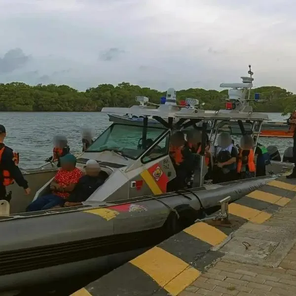 Rescatan naufragio en San Andrés con 8 personas, cuatro de ellas menores de edad