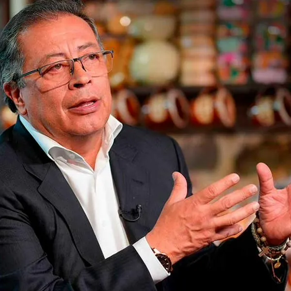Petro propone un proyecto que modifique el escudo de Colombia, y sugirió sus cambios