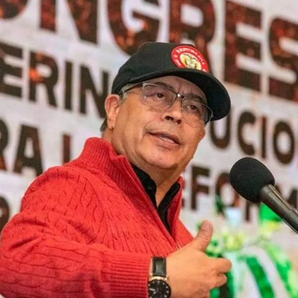 Gustavo Petro quiere sacar dinero de colombianos en bancos con inversión forzosa