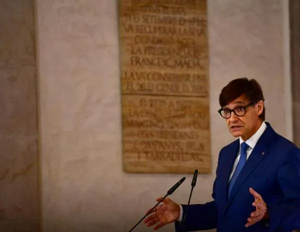 Toma posesión un nuevo gobierno catalán sin hegemonía independentista