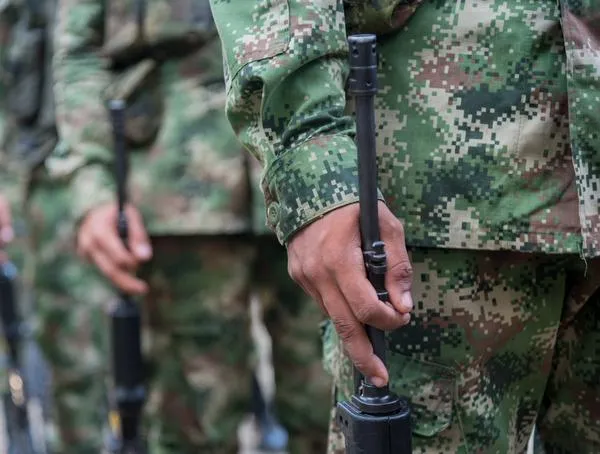 Liberan a 60 de los 100 militares secuestrados por las disidencias en Guaviare