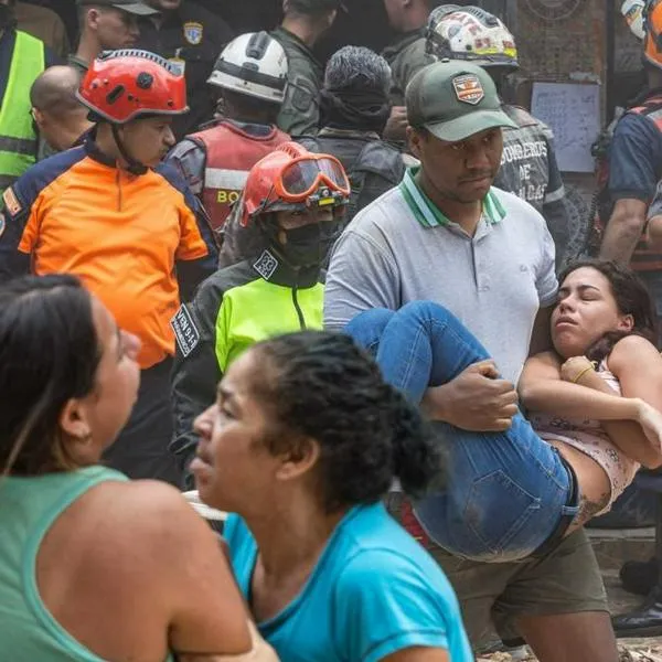 Tragedia en Venezuela por el desplome de un edificio dejó ocho muertos en Miranda