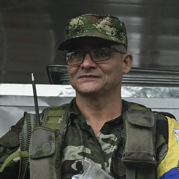 Disidencias FARC de “Iván Mordisco” estaría resguardándose en un colegio en Tolima