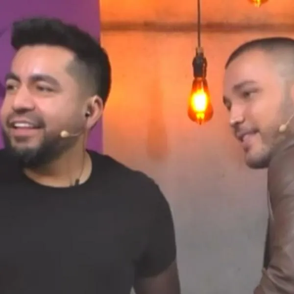 Jessi Uribe y Jhovanoty se quitaron los pantalones en la emisora 'La Kalle'