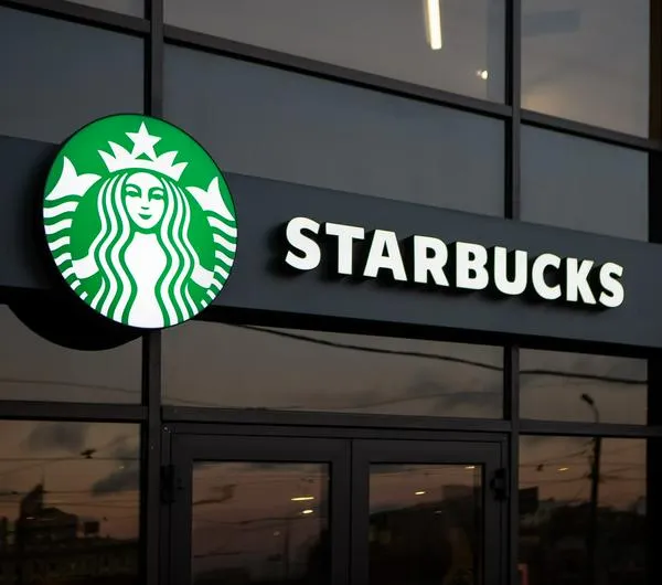 Starbucks abrió primera tienda en Ecuador.