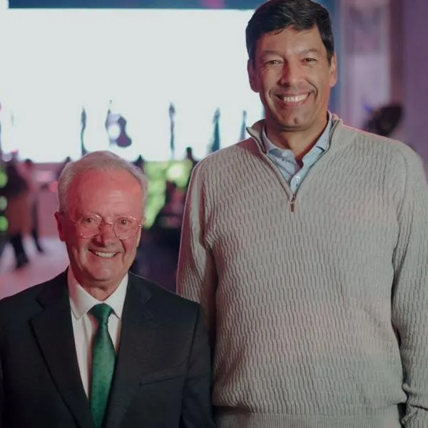 Davivienda y Arturo Calle crearon RojoTú y está estrenando nueva colección