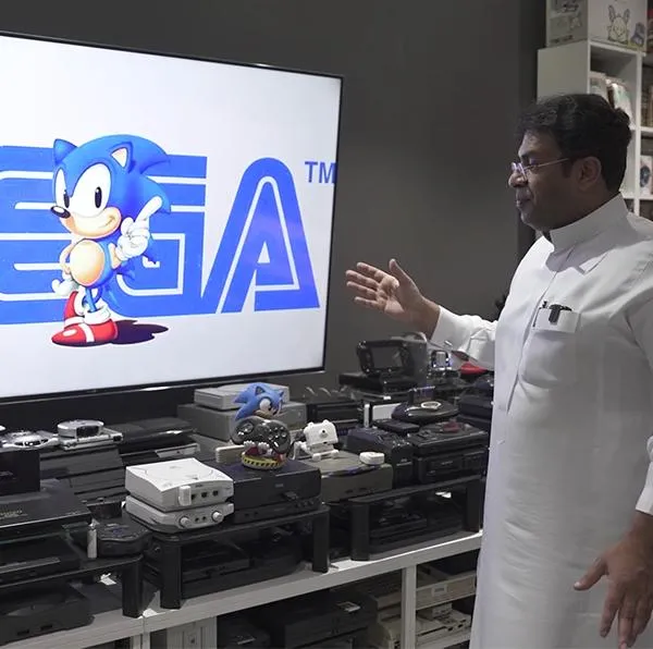 Hombre récord de consolas conectadas a un mismo televisor.
