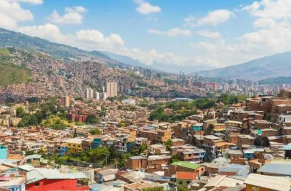 Dos muertos y cuatro heridos por tiroteos en guerra de bandas en Medellín e Itagüí