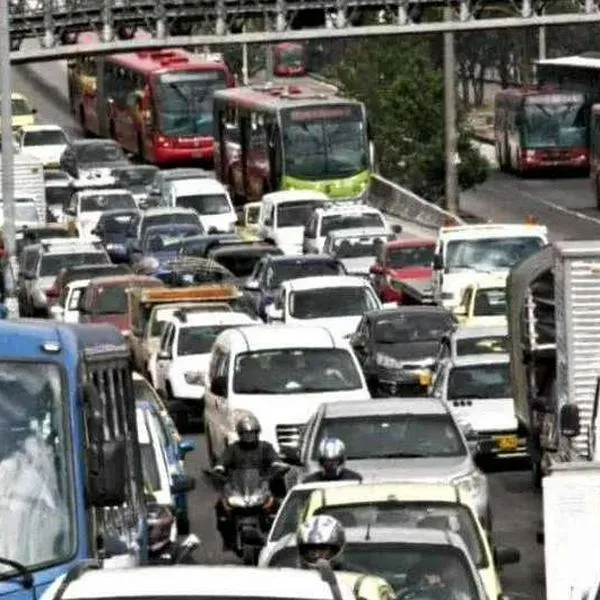 Dan aviso a los que se fueron a viajar y regresan a Bogotá este lunes festivo, 19 de agosto de 2024: así funcionará pico y placa regional para conductores.