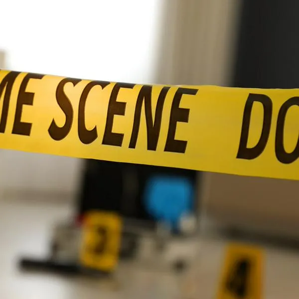 Asesinaron a un hombre extranjero en habitación de pagadiario en Bogotá hoy, 18 de agosto de 2024, ante su esposa e hija. Hay detalle que asusta.