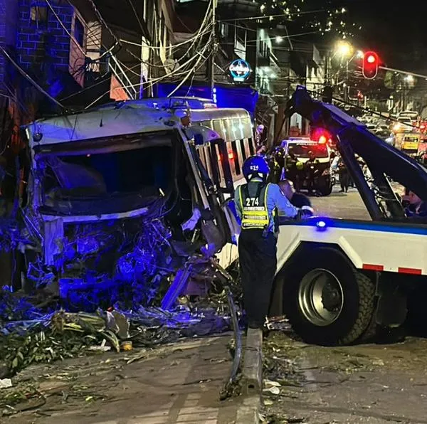 Accidente en Manrique, Medellín, que dejó 3 muertos y 16 heridos: videos