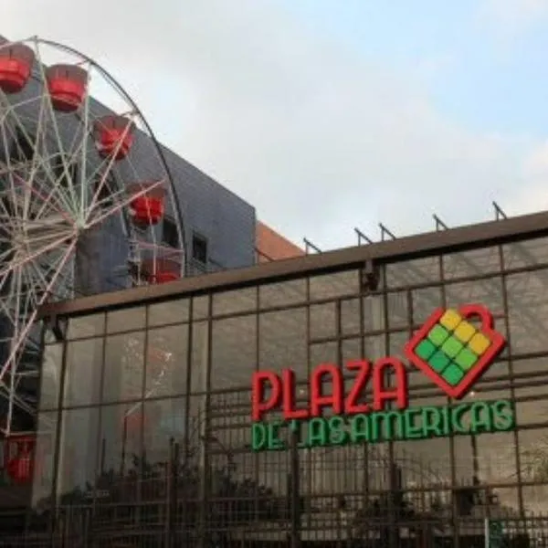 Centro comercial Plaza de las Américas y dale sacan nueva tarjeta débito