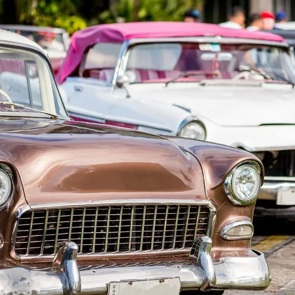 Desfile de autos antiguos en Bogotá; conozca los cierres viales del 31 de agosto