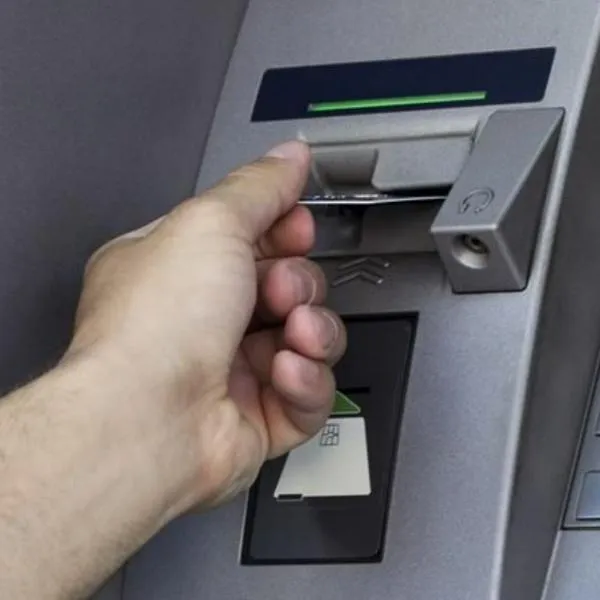 Qué hago si el cajero electrónico no me entrega el dinero pero me lo descuenta