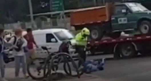 ¿Qué pasará con policía de Tránsito que agredió con su casco a un hombre en Bogotá?