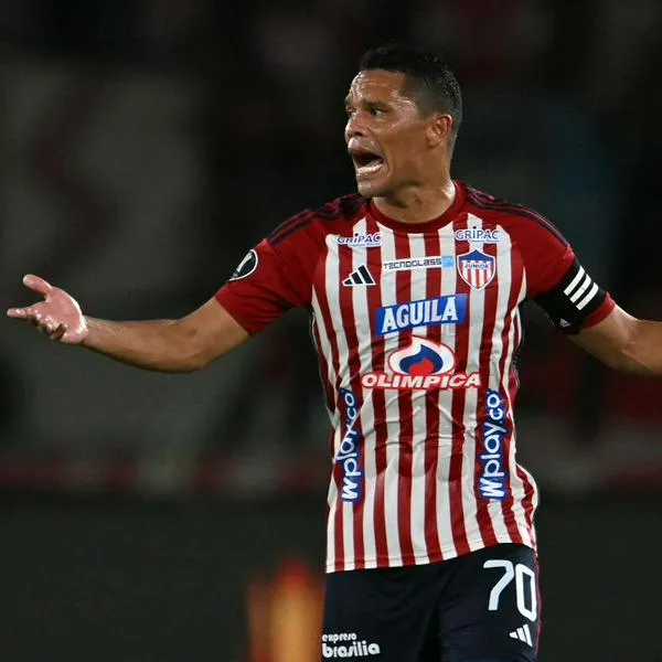 Carlos Bacca tuvo el gol que evitaba la eliminación de Junior pero erró y quedó eliminado