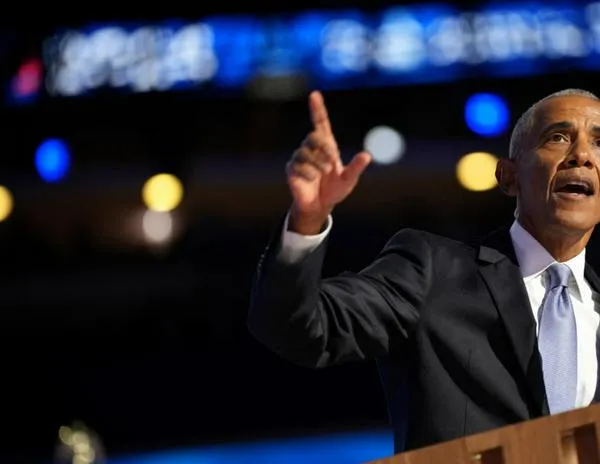 ‘Yes, she can!’: Obama dice en Chicago que EEUU está ‘listo para la Presidenta Kamala Harris’