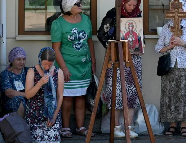 Ucrania prohíbe la Iglesia Ortodoxa vinculada al Patriarcado de Moscú